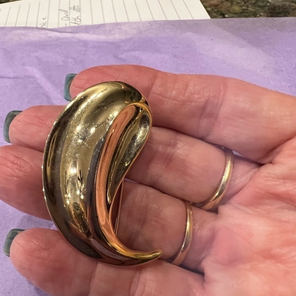 Vintage gold pin - Picture 2 of 6